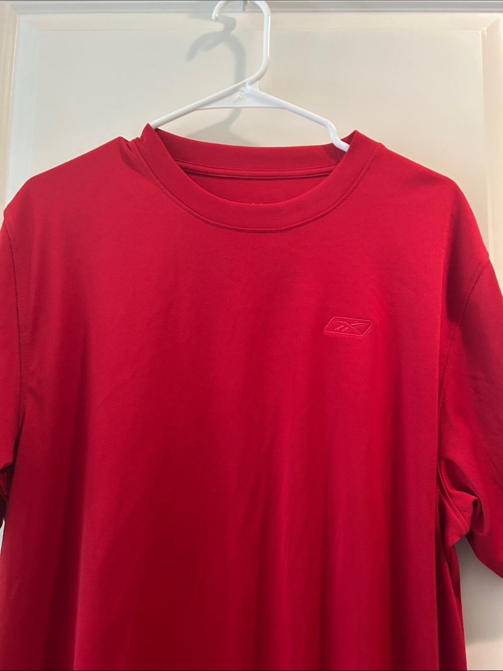 Reebok Men's Bright Red Short Sleeve Crew Neck Shirt logo Short Sleeves size L
